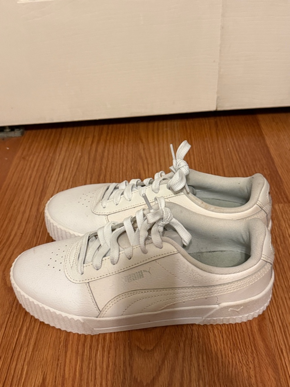 Women’s size 8 Puma All-White Leather-Style Platform Sneakers
